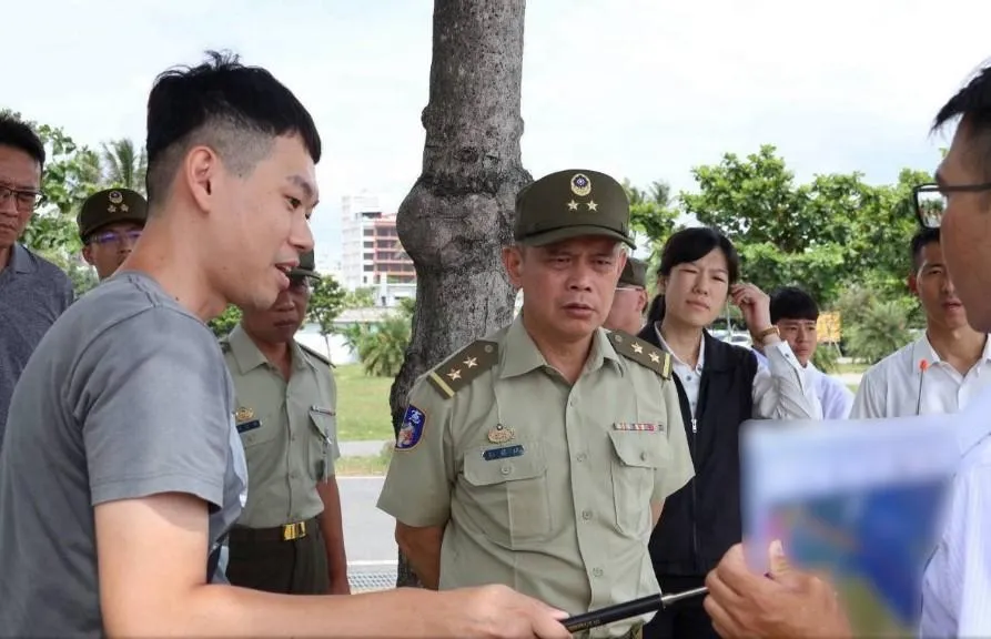憲兵指揮部指揮官鄭禎祥中將視導國慶焰火特種警衛勤務整備，因應安全威脅。（圖／憲指部提供）