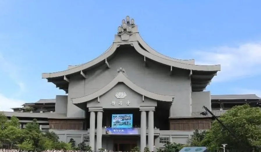 慈濟靜思堂。(圖/翻攝自慈濟高雄靜思堂 Tzu Chi Kaohsiung Jing Si Hall臉書)