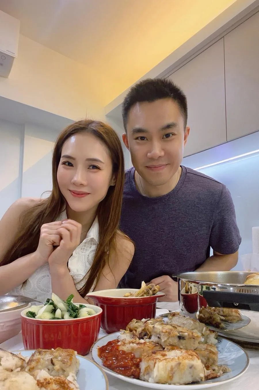 女星吳申梅嫁給香港老公Eric邁入第四年，農曆新年她也飛回香港與夫婿團聚。（圖／喜上梅梢娛樂 提供）