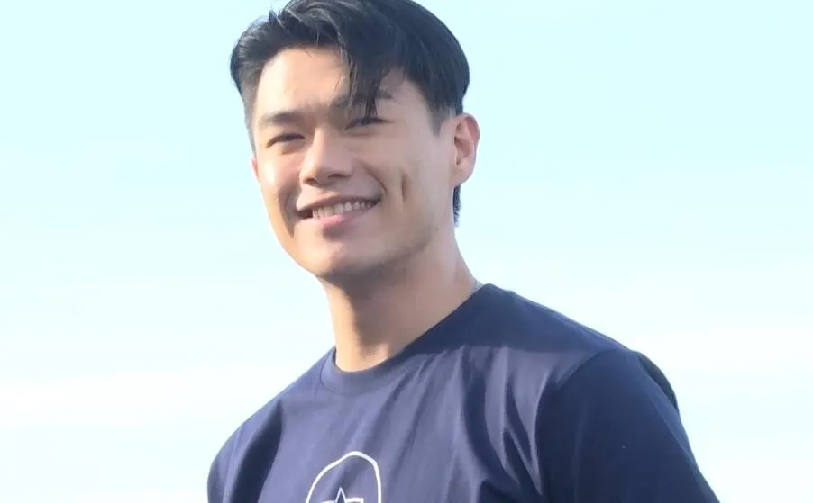 柯煒林自曝，拍戲過程中曾一度語言大錯亂，乾脆改說英文。（圖／記者 楊進明 攝）