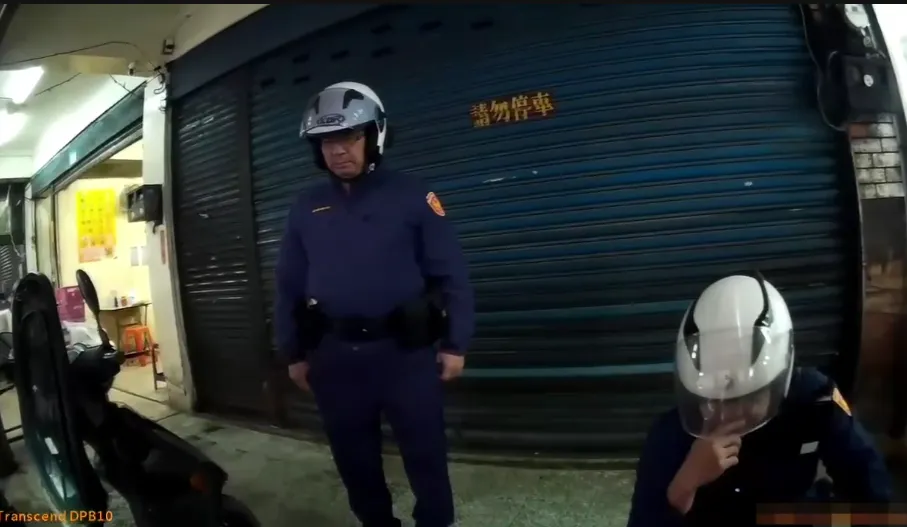 三峽鷹眼員警精準識破,通緝毒犯驚險圍捕落網。(圖/警方提供)
