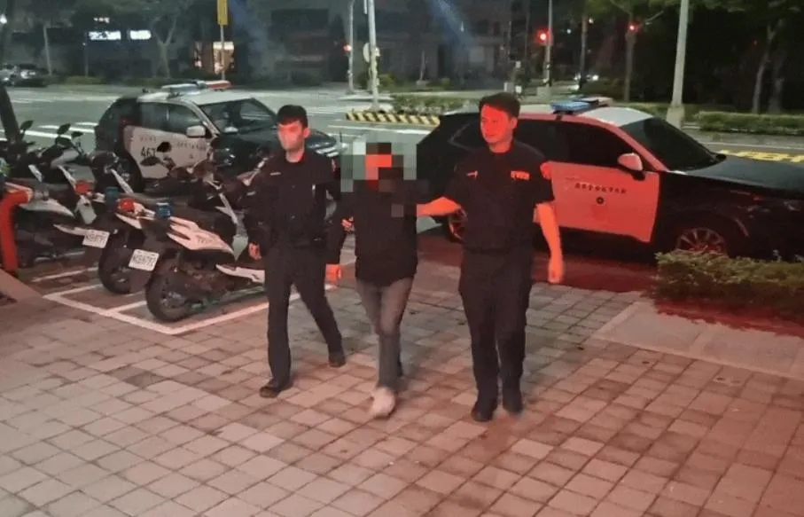 黃男被逮捕。（圖／翻攝畫面）