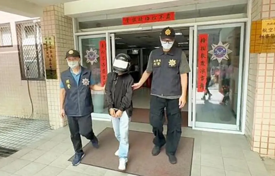 泰籍男行李藏毒闖關遭逮。(圖/翻攝畫面)