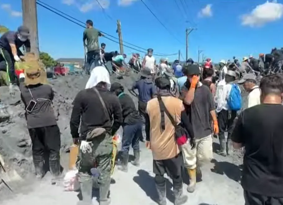 馬太鞍溪堰塞湖潰堤釀災後，各地民眾進入花蓮光復鄉協助重建災民家園。（圖／資料照／中天新聞）