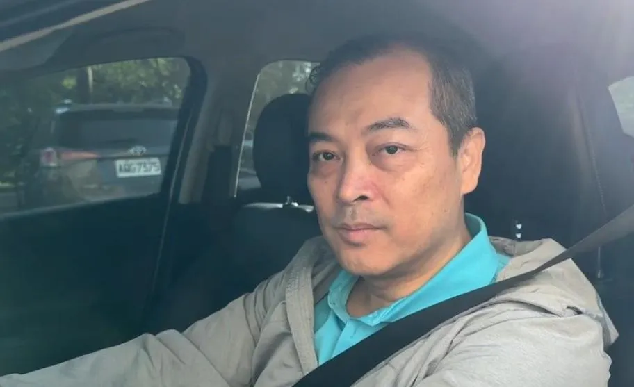南投縣警局少年隊隊長鄒政達見義勇為攔下肇事車輛。(圖/翻攝畫面)