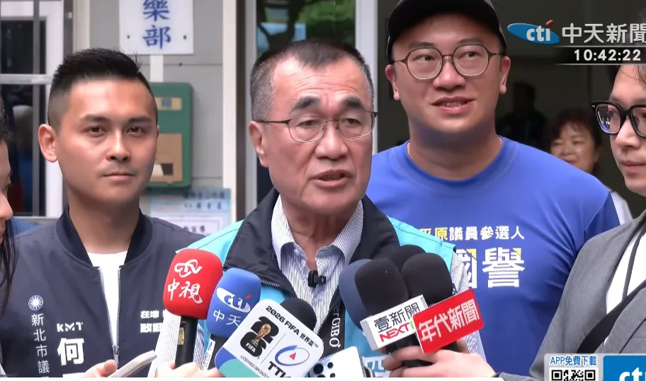 國民黨新北市長參選人李四川7日出席汐止座談會，並接受媒體聯訪。（圖／中天新聞）