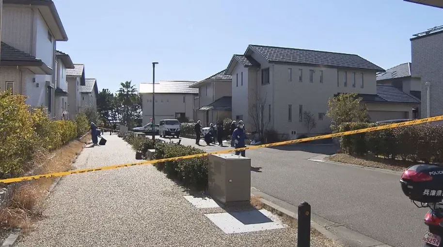 警方在現場拉上封鎖線進行調查。（圖／NNN）
