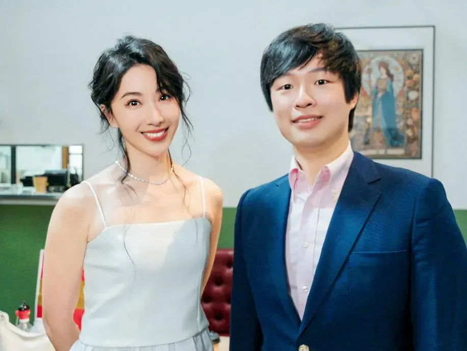 隋棠與蔣榮宗合影。（圖／ZONG MUSIC 榮宗蔣音樂國際公司提供）