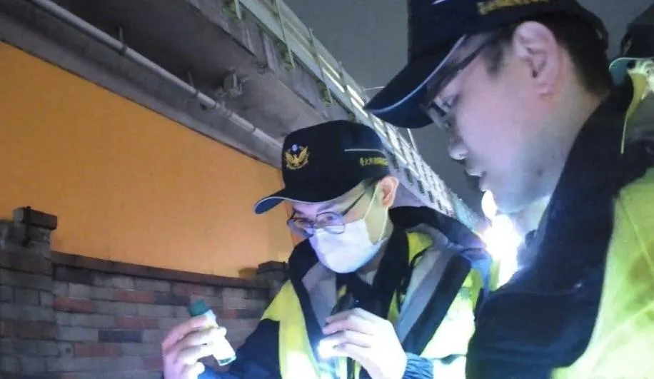 北市警方利用唾液快篩查獲毒駕。（圖／翻攝畫面）