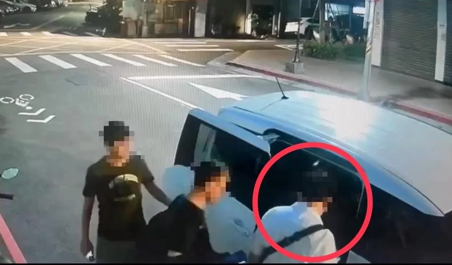 男子因遊戲幣糾紛遭擄走。（圖／翻攝畫面）