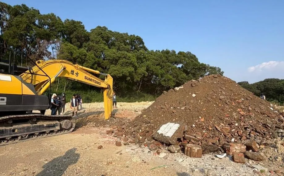 高雄大樹區山坡地遭傾倒廢棄物全案偵結起訴。（圖／資料畫面）