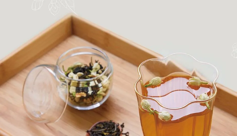 飼主遭網友起底是手搖飲「茶聚CHA'GE」加盟店負責人。(示意圖/翻攝自茶聚官網)