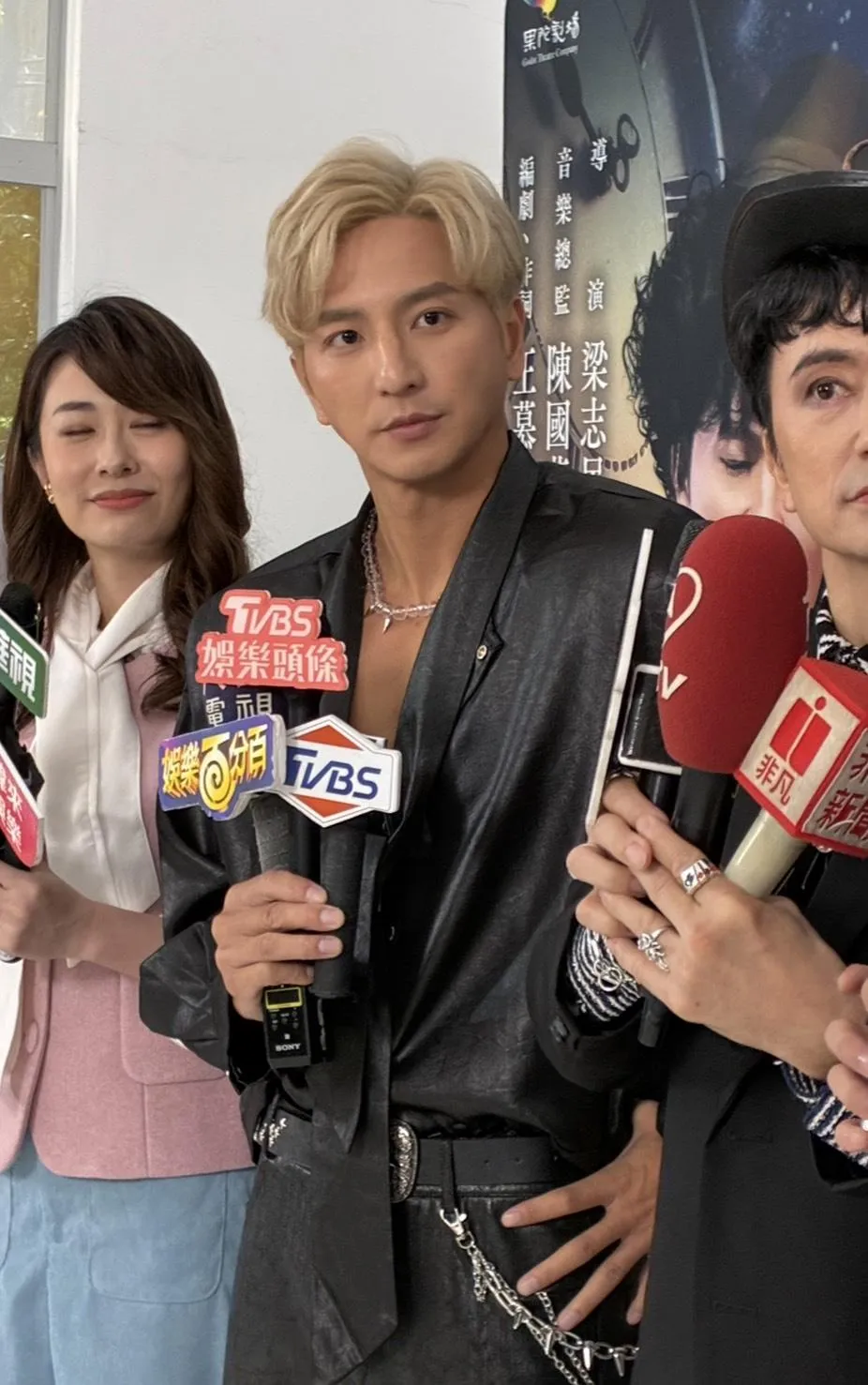 小煜稱棒棒堂成員的聊天群組目前很安靜。(圖/記者郭竹倩 攝)