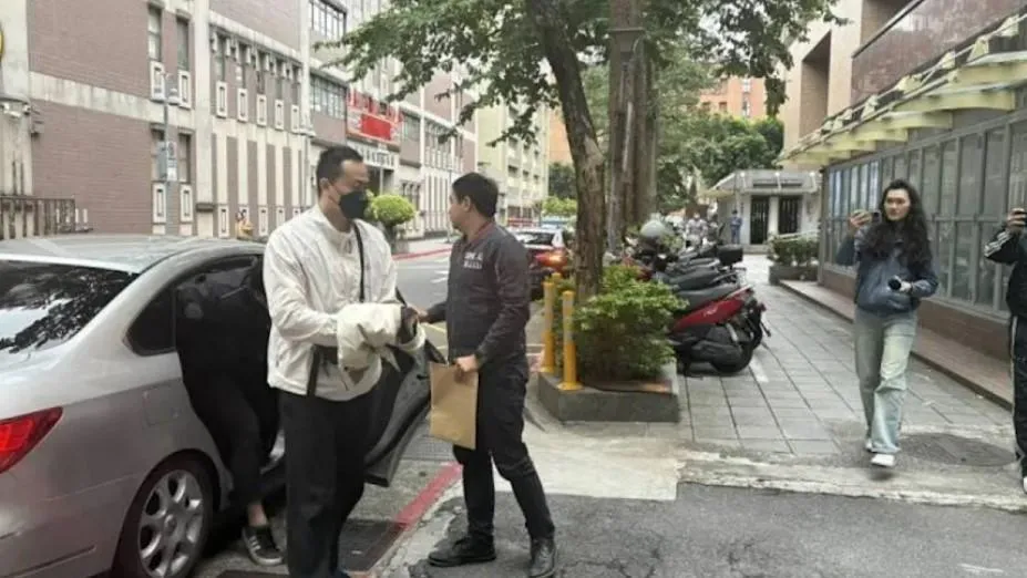 先前100萬交保的太子集團在台公司尼爾創新負責人林揚茂,19日檢方複訊後,遭聲押禁見。(圖/翻攝畫面)
