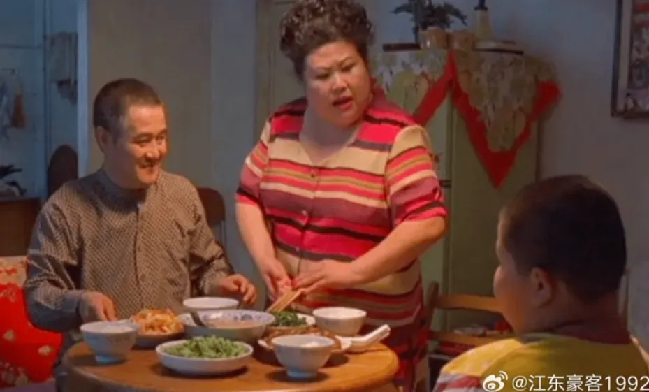 董立範以「富婆專業戶」的形象活躍於演藝圈。（圖／翻攝微博）