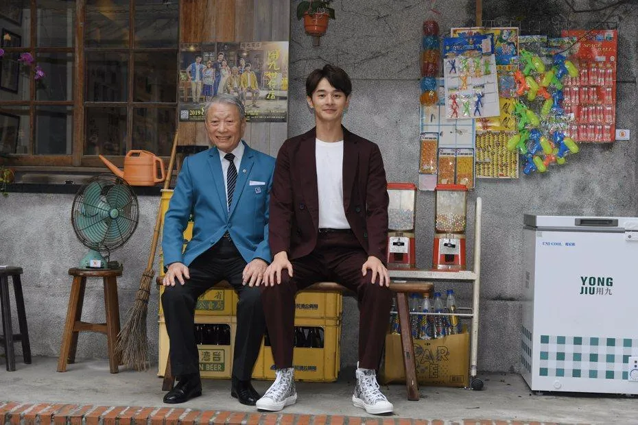 林義雄在台劇《用九柑仔店》和男星張軒睿扮演祖孫。（圖／三立提供）