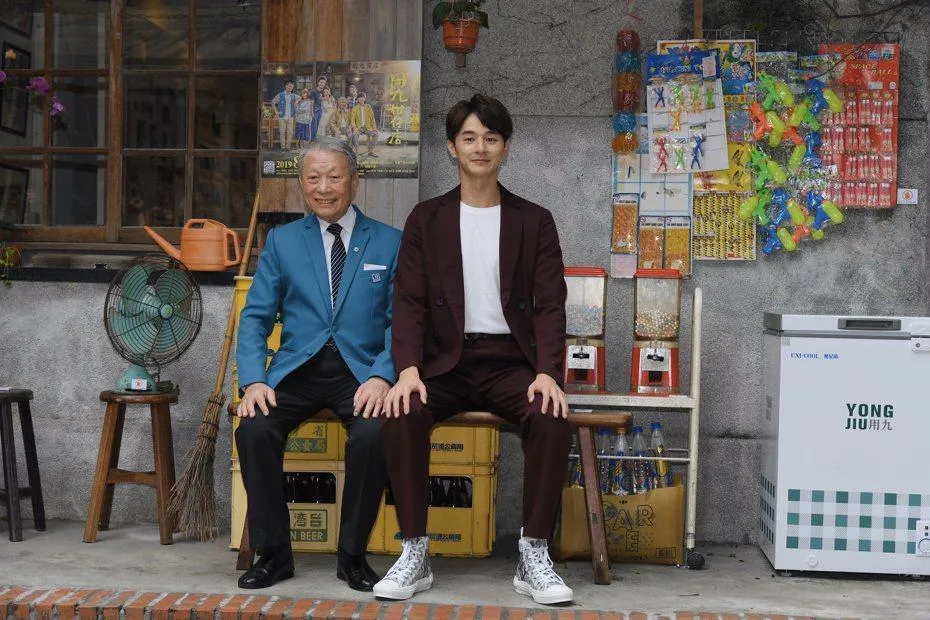 林義雄在台劇《用九柑仔店》和男星張軒睿扮演祖孫。（圖／三立提供）
