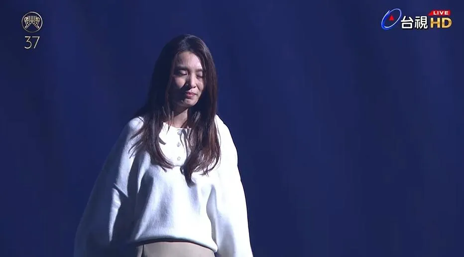 田馥甄登台演唱一度哽咽。(圖/翻攝金曲獎頒獎典禮暨國際音樂節YouTube)