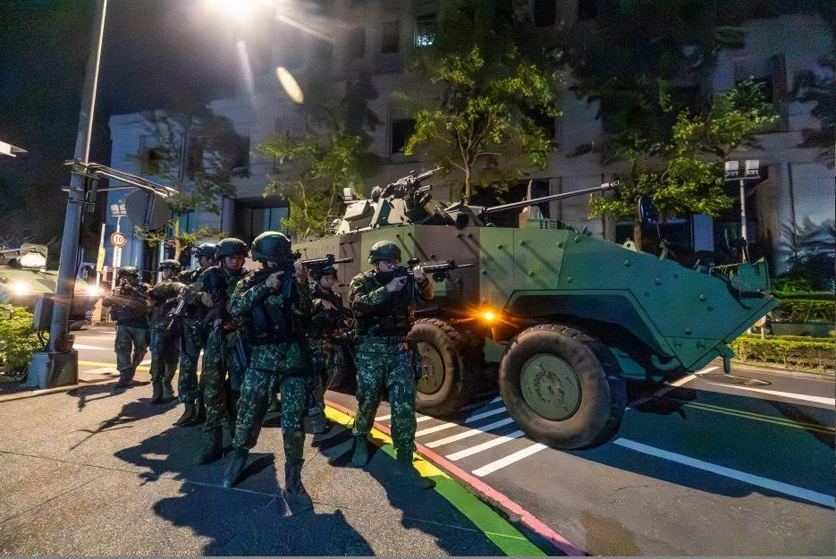 憲兵第202指揮部在台北市舉行「聯貞」操演。(圖/憲指部提供)