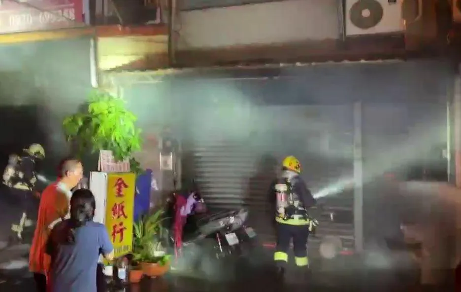 灌救畫面。（圖／宜蘭縣消防局提供）