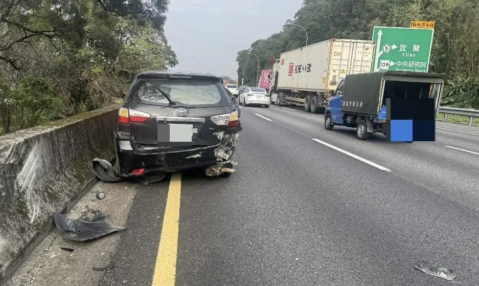 國道3號日前發生一起驚險車禍。（圖／翻攝畫面）