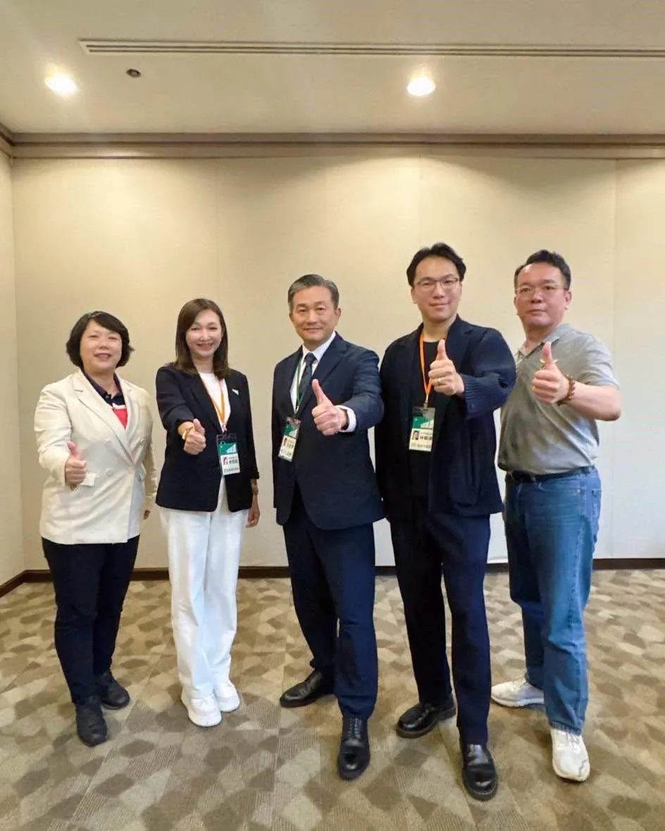 王定宇放棄連任中常委,湧言會改推林智鴻,並成功保住一席中常委。(圖/翻攝王定宇臉書)