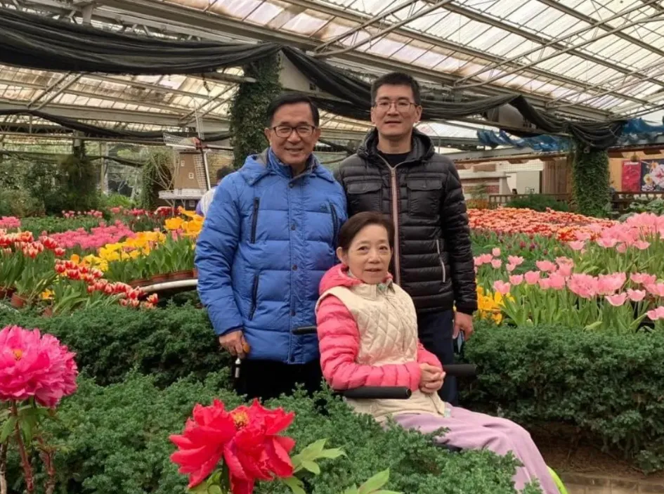 趙建銘與陳幸妤已離婚，過去與岳父母同遊合照的光景恐不再。（圖／陳水扁新勇哥物語）