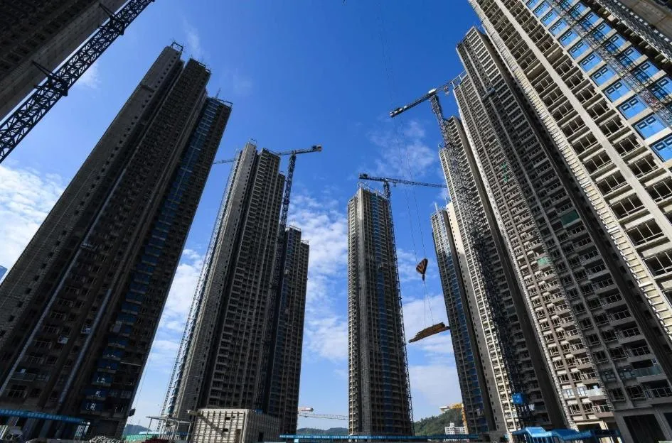大陸新房價格持平的城市數量增多，樓市供求雙方進入深度博弈階段。（示意圖／《新華社》）