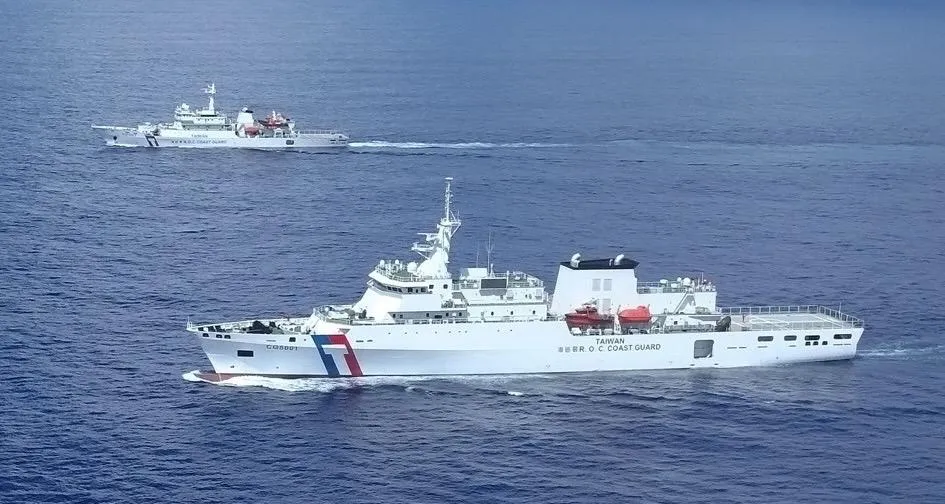 海巡署「嘉義艦」及「澎湖艦」遠航抵達帛琉。（圖／翻攝畫面）