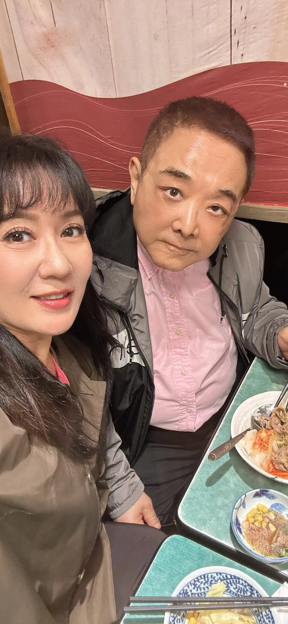 林姿佑與小亮哥結婚30年感情依舊甜蜜,這次急診驚魂也讓她更深刻體會到身邊人的重要。(圖/翻攝自林姿佑臉書)