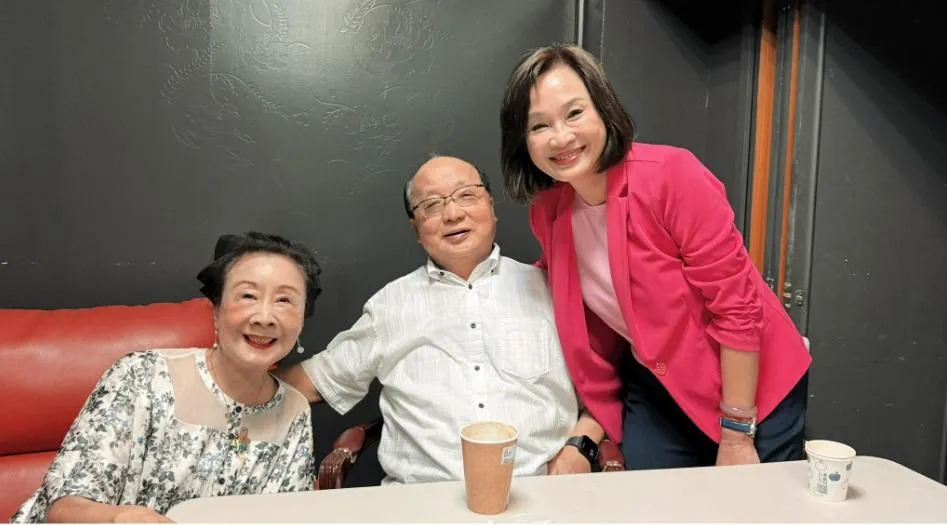 國民黨立委柯志恩與前台中市長胡志強及夫人邵曉鈴合影。（圖／柯志恩臉書）