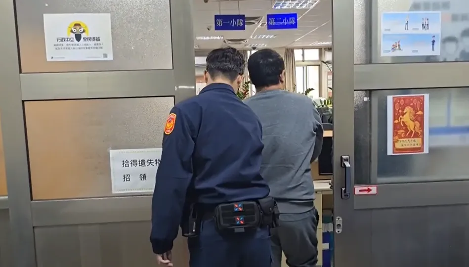 男子遭逮捕。（圖／中天新聞）