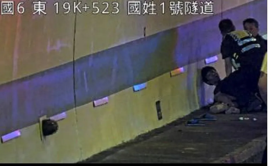 35歲楊姓越南籍男子為逾期居留的失聯移工，面對警方盤查神色慌張。（圖／中天新聞）
