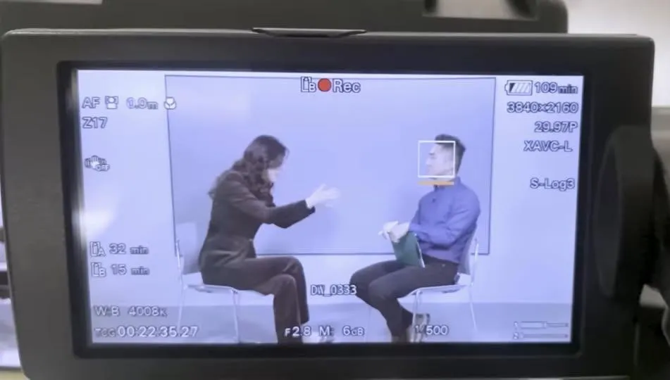 鄭麗文接受德國之聲專訪畫面。 (圖/何啟聖臉書)
