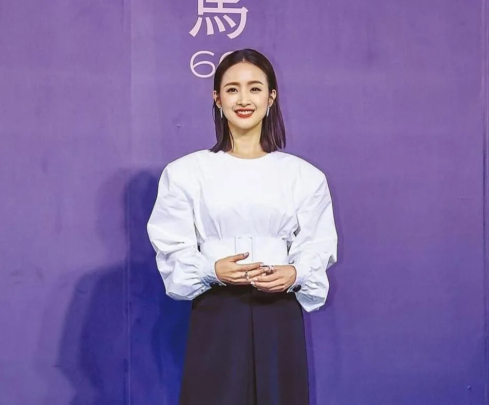 林依晨回憶26歲時因腦下垂體囊腫接受緊急腦部手術的經歷，當時手術後醒來覺得「離死亡好近」。(圖/翻攝林依晨IG)