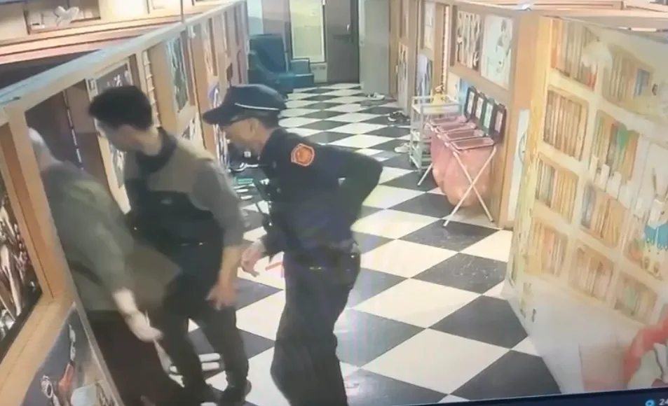 北市計程車搶案10小時破案,2嫌逃台中網咖落網。(圖/翻攝畫面)