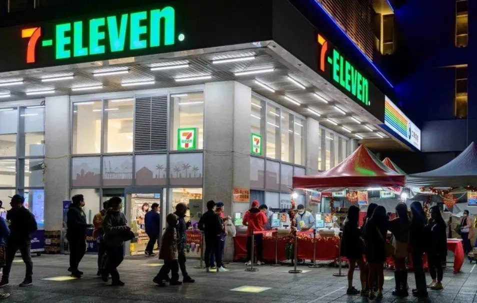 有網友發現，現在7-11熱狗一根要價38元。（資料照／統一超提供）