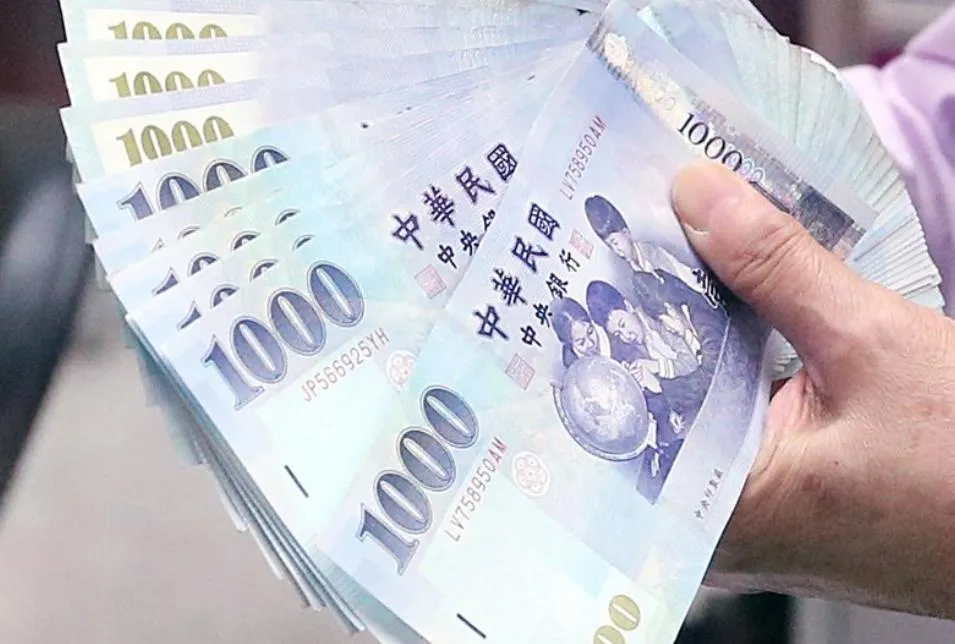 宜蘭縣今年調漲重陽敬老金發放金額，一般長者可領2000元，百歲人瑞可領2萬元。（示意圖／中天新聞）