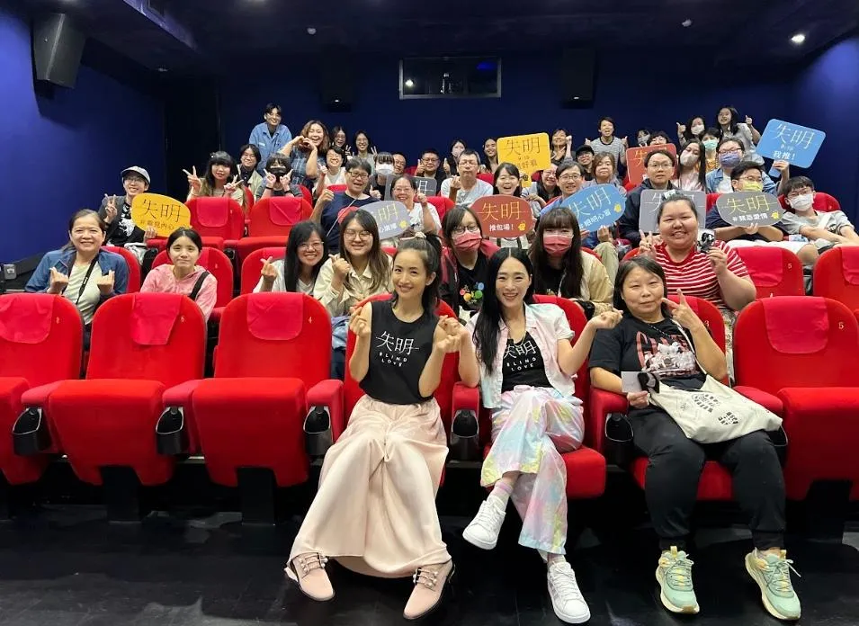 林依晨、吳可熙現身「初戀。閃映場」與粉絲見面。(圖/周子娛樂 提供)