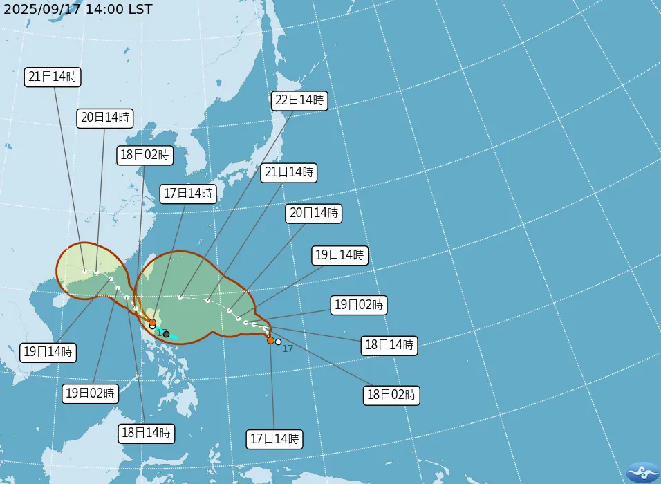 熱帶性低氣壓TD20（左）、TD21逐漸接近台灣，其中TD21所帶的風雨影響可能更有感。（圖／翻攝自中央氣象署官網）