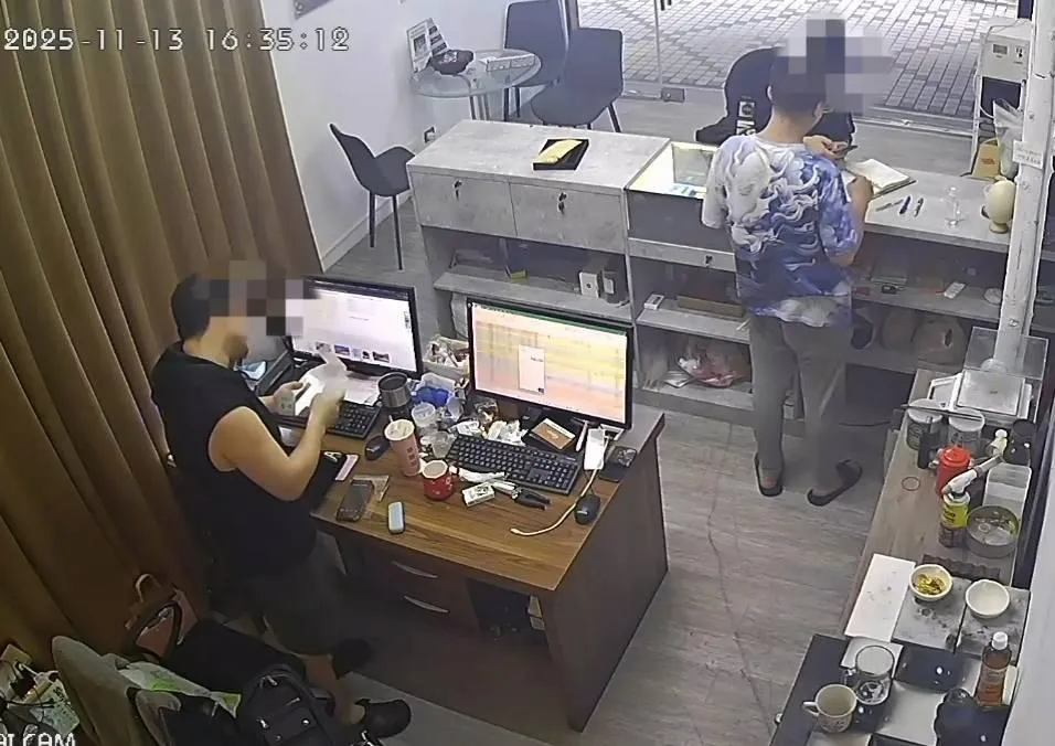 案發現場的監視器畫面。（圖／刑事局提供）