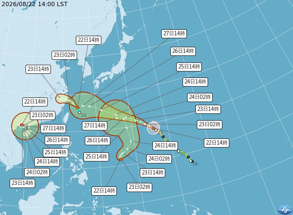 （左起）目前有紫檀颱風、熱帶低壓TD22、TD23、沙德爾颱風等4處熱帶系統活動。（圖／翻攝自中央氣象署官網）