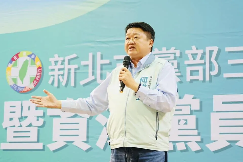 林右昌的職務將由副秘書長何博文暫時代理。（圖／何博文臉書）