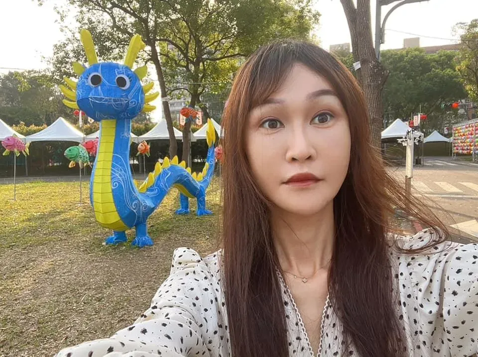 桃園市議員黃瓊慧稱服務處接到恐嚇電話（攝自黃瓊慧臉書）