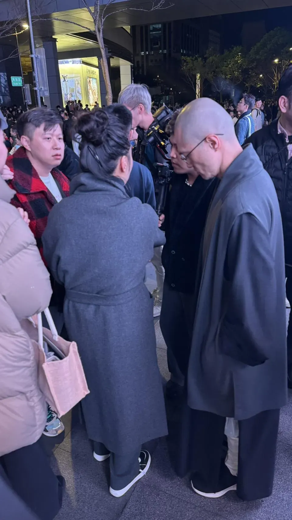 法師夜闖信義區夜店!(圖/翻攝畫面)