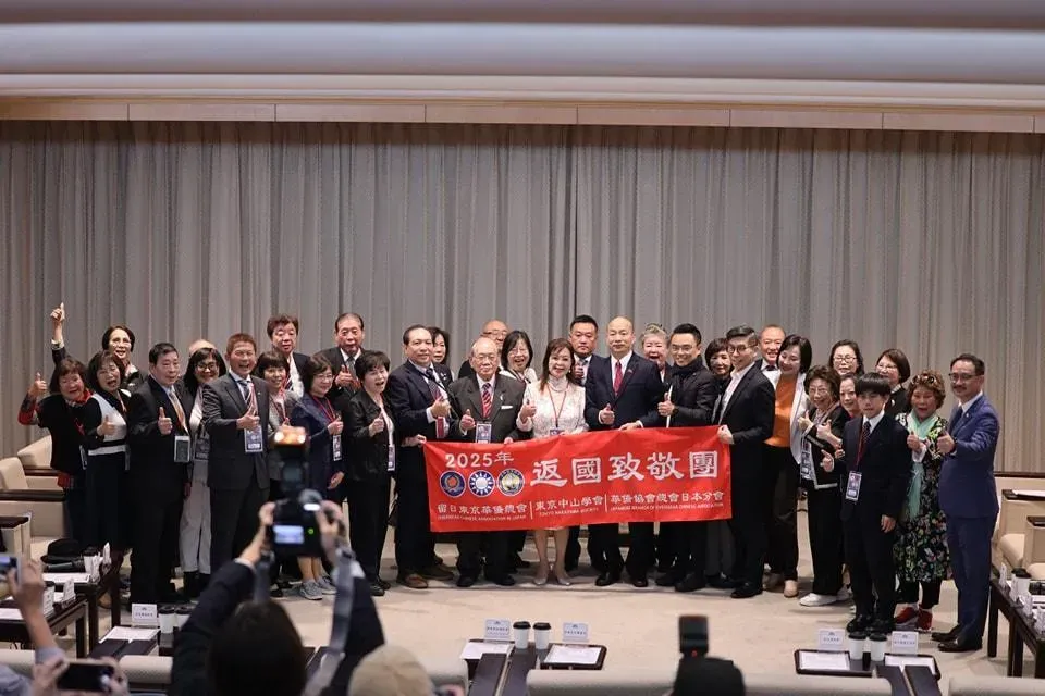 立法院長韓國瑜接見日本華僑團成員。（圖／翻攝洪孟楷臉書）