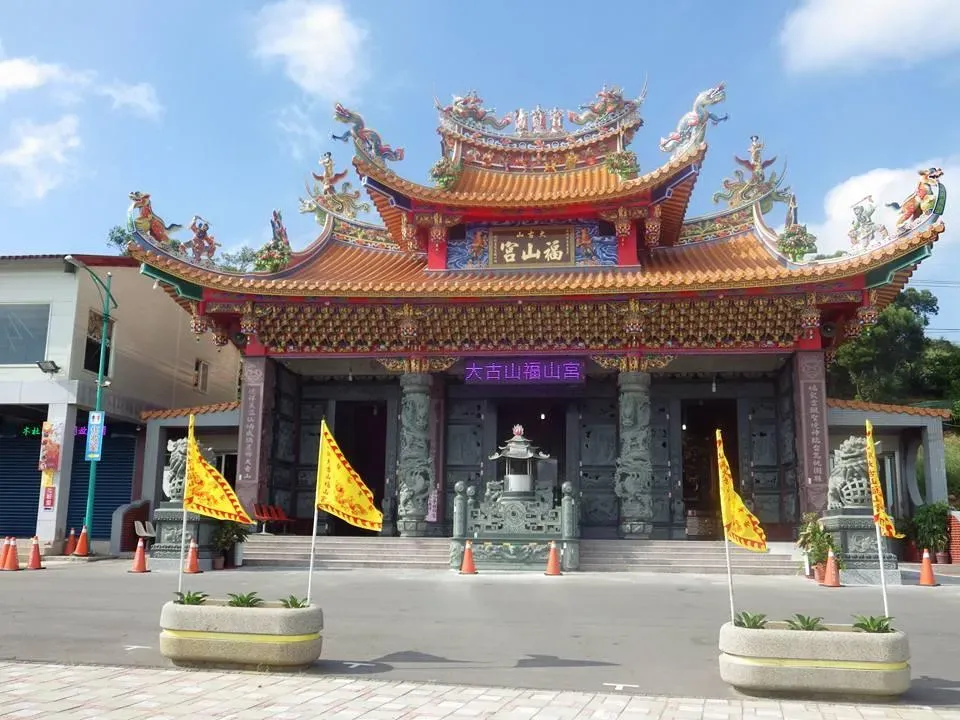 該宮廟為大古山土地公廟,位於桃園市蘆竹區山腳里大古路上。(圖/翻攝畫面)