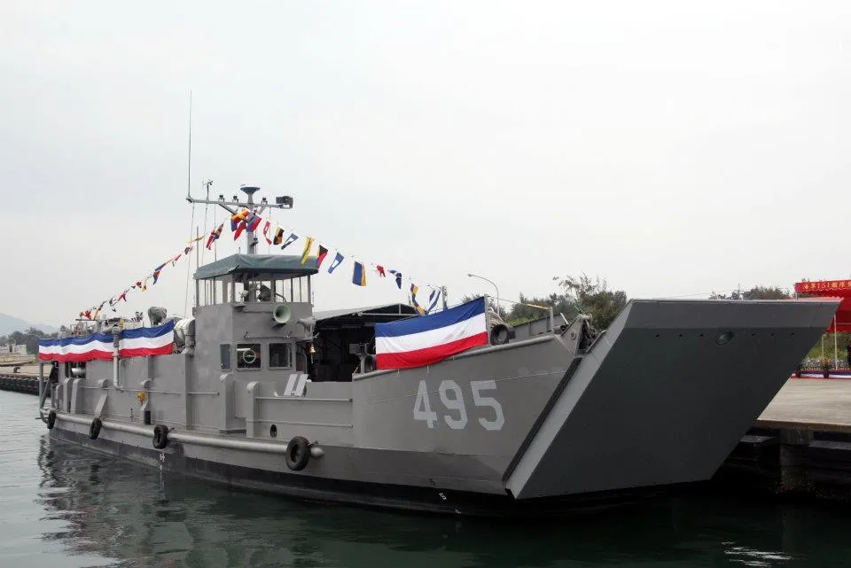 海軍合字號通用登陸艇。(圖/截自國防部臉書)