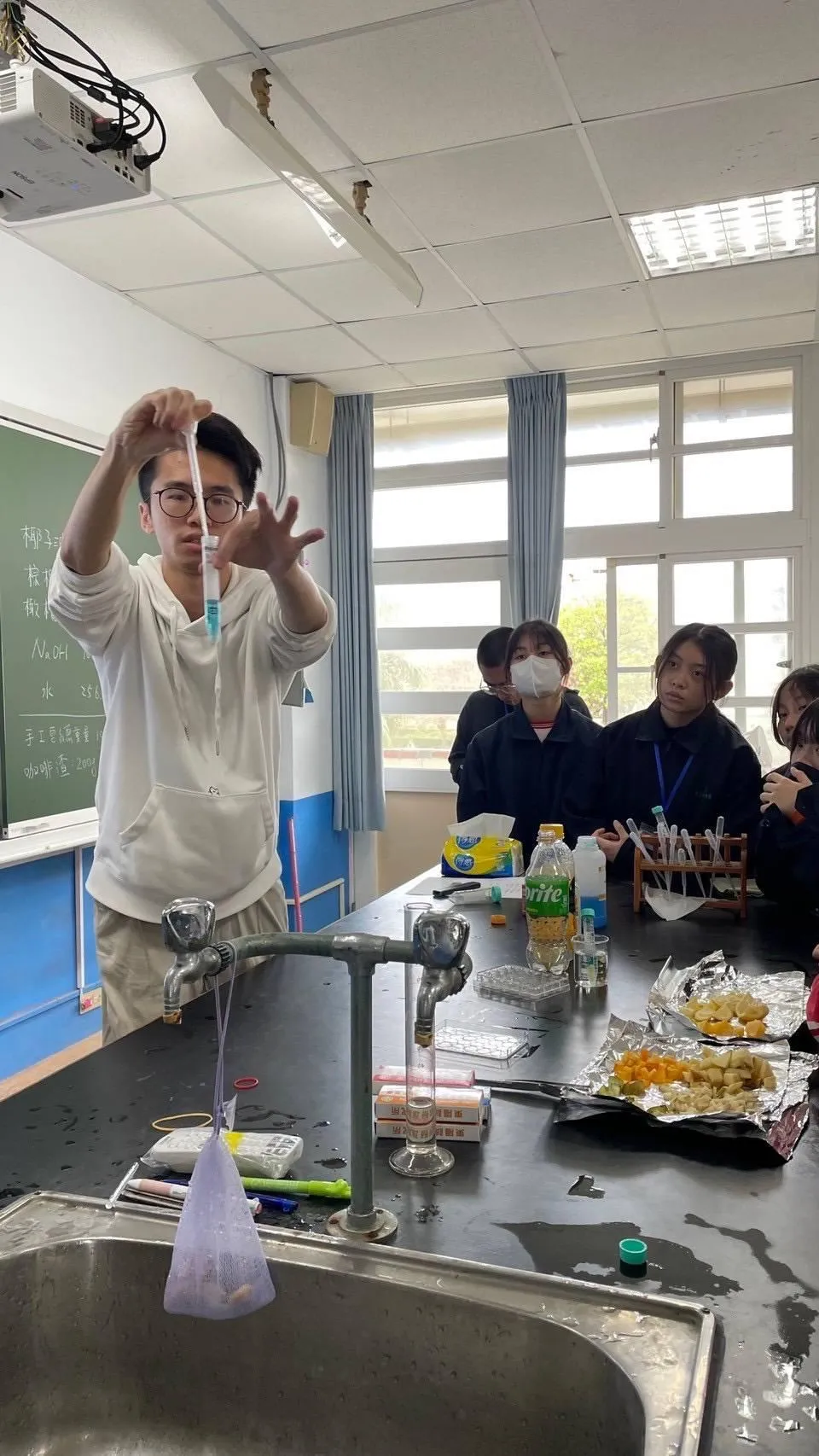 實驗教育。（圖／國立清華大學提供）