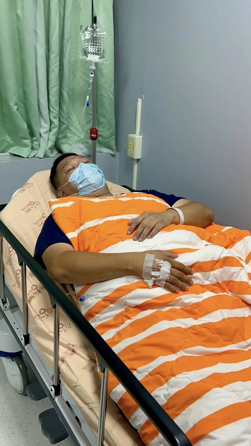 游顥因血尿急診就醫，並暫停反罷活動。（圖／翻攝游顥臉書）